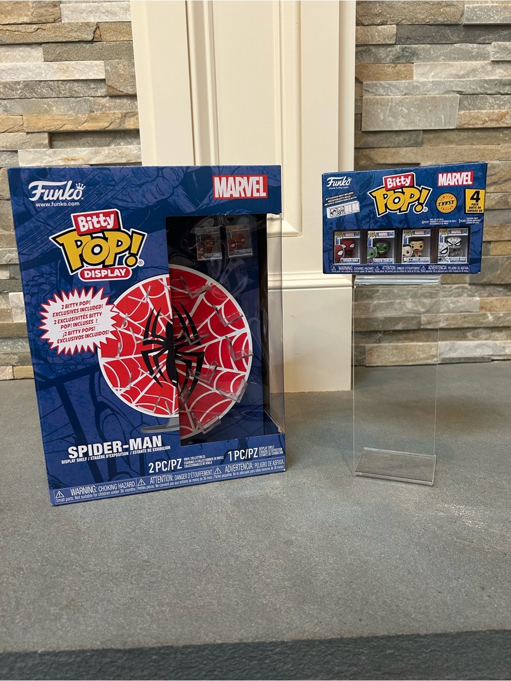 Funko Bitty Pop! Spiderman Display Shelf & Marvel 4 Pack Limited Chase BittyPop!